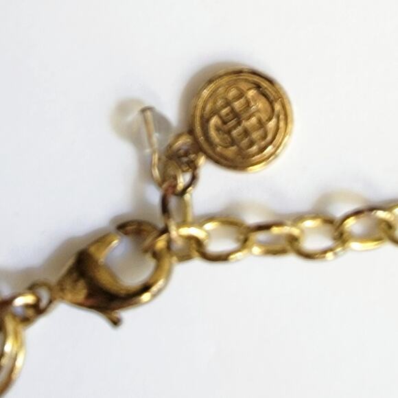 Y2K Golden Tone Reflective Statement Necklace - Chic Vintage Accessory - Picture 9 of 10